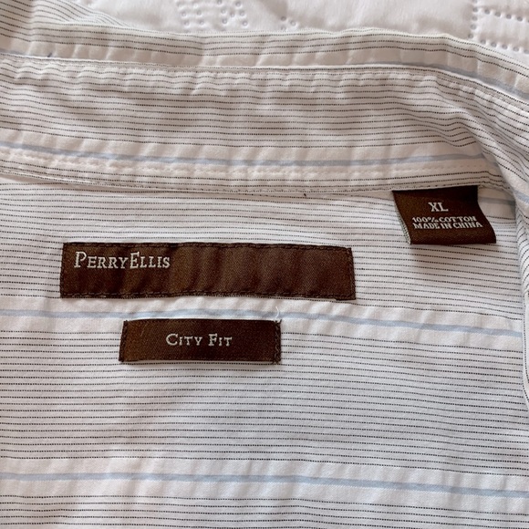 Perry Ellis Short Sleeve Button Front Shirt - Picture 4 of 6